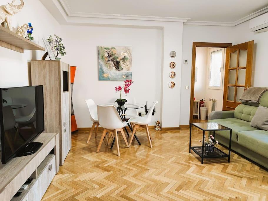 Apartamentos Turisticos Seviro 마드리드 외부 사진